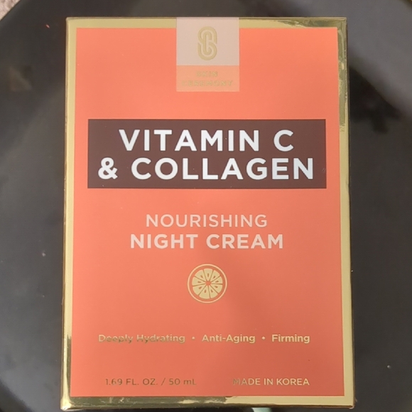 Nourishing Night Cream - Picture 1 of 3